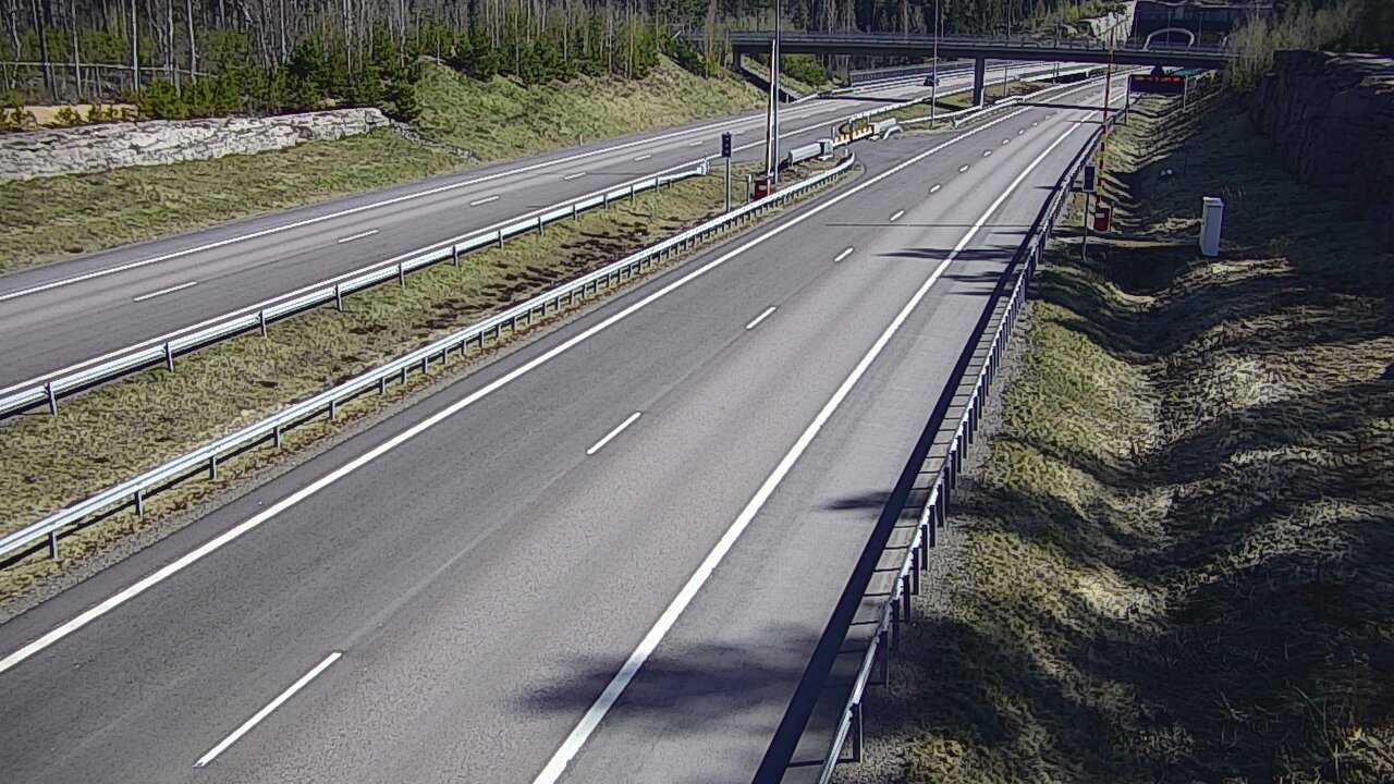 Weather Camera Image Road 7 Virolahti, Vaalimaan tunneli, boom west, Virolahti, Kymenlaakso
