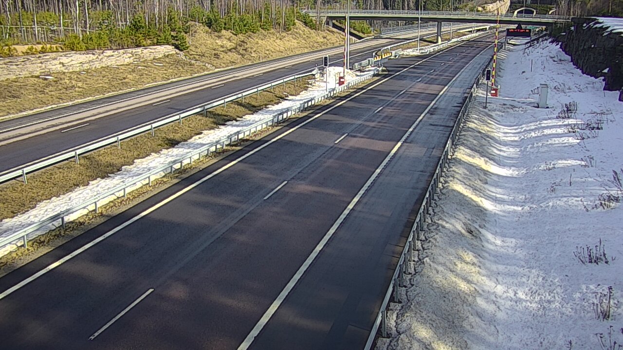 Weather Camera Image Väg 7 Vederlax, Vaalimaan tunneli, bom väst, Virolahti, Kymenlaakso