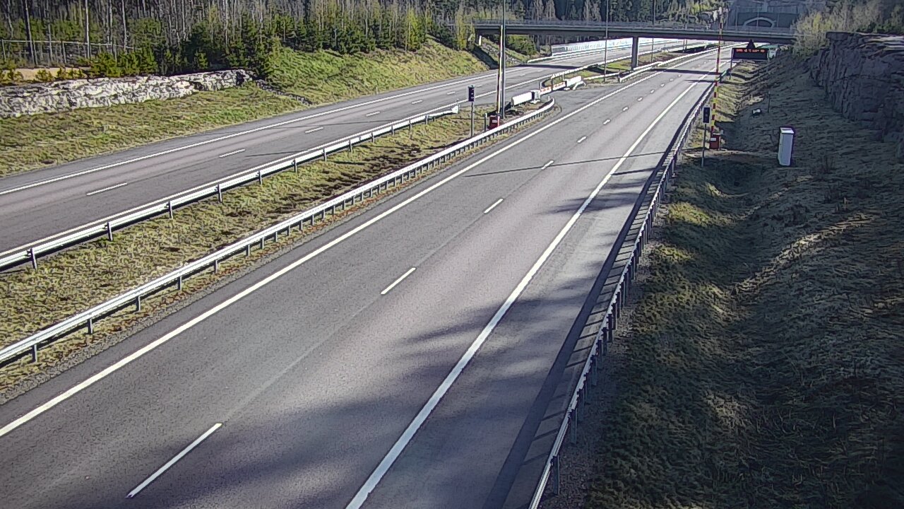 Weather Camera Image Road 7 Virolahti, Vaalimaan tunneli, boom west, Virolahti, Kymenlaakso