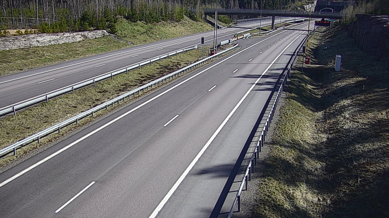 Weather Camera Image Road 7 Virolahti, Vaalimaan tunneli, boom west, Virolahti, Kymenlaakso