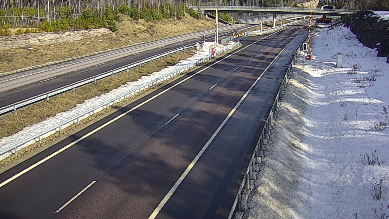 Weather Camera Image Väg 7 Vederlax, Vaalimaan tunneli, bom väst, Virolahti, Kymenlaakso
