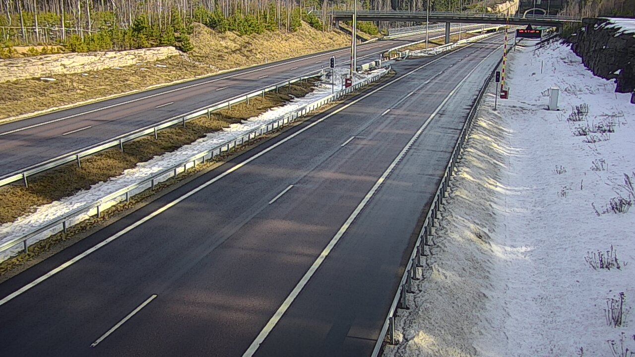 Weather Camera Image Väg 7 Vederlax, Vaalimaan tunneli, bom väst, Virolahti, Kymenlaakso