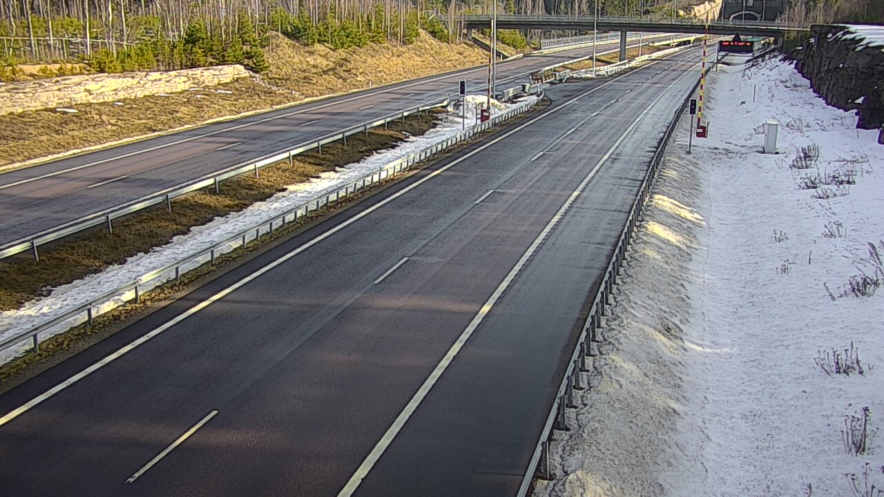 Weather Camera Image Väg 7 Vederlax, Vaalimaan tunneli, bom väst, Virolahti, Kymenlaakso