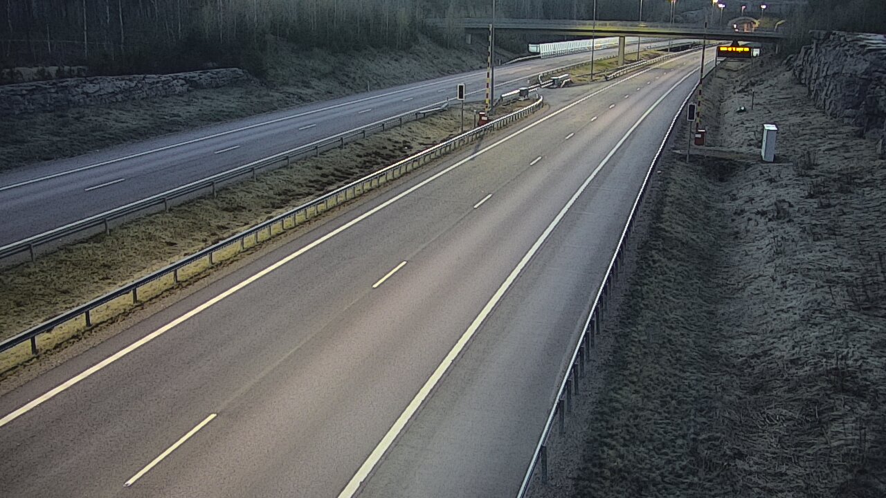 Weather Camera Image Road 7 Virolahti, Vaalimaan tunneli, boom west, Virolahti, Kymenlaakso
