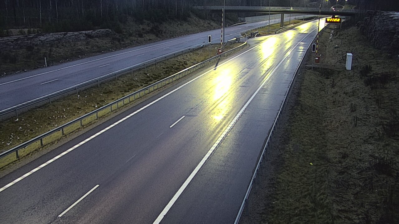 Weather Camera Image Väg 7 Vederlax, Vaalimaan tunneli, bom väst, Virolahti, Kymenlaakso