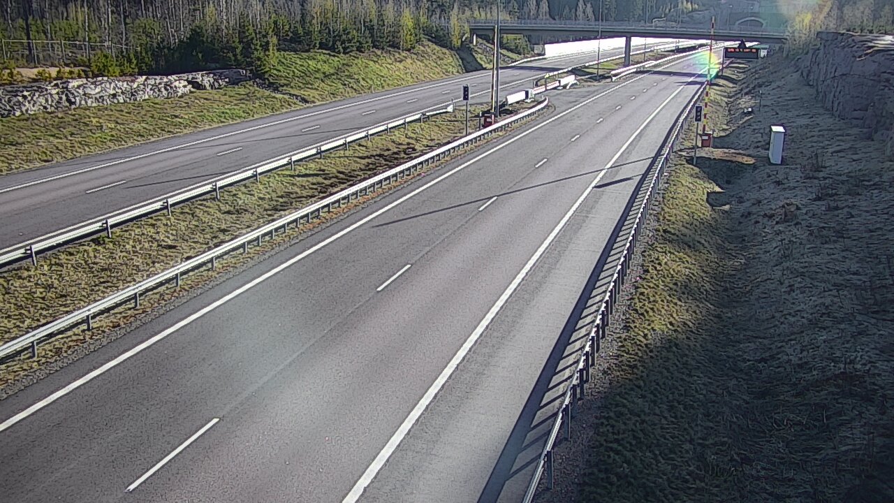 Weather Camera Image Road 7 Virolahti, Vaalimaan tunneli, boom west, Virolahti, Kymenlaakso