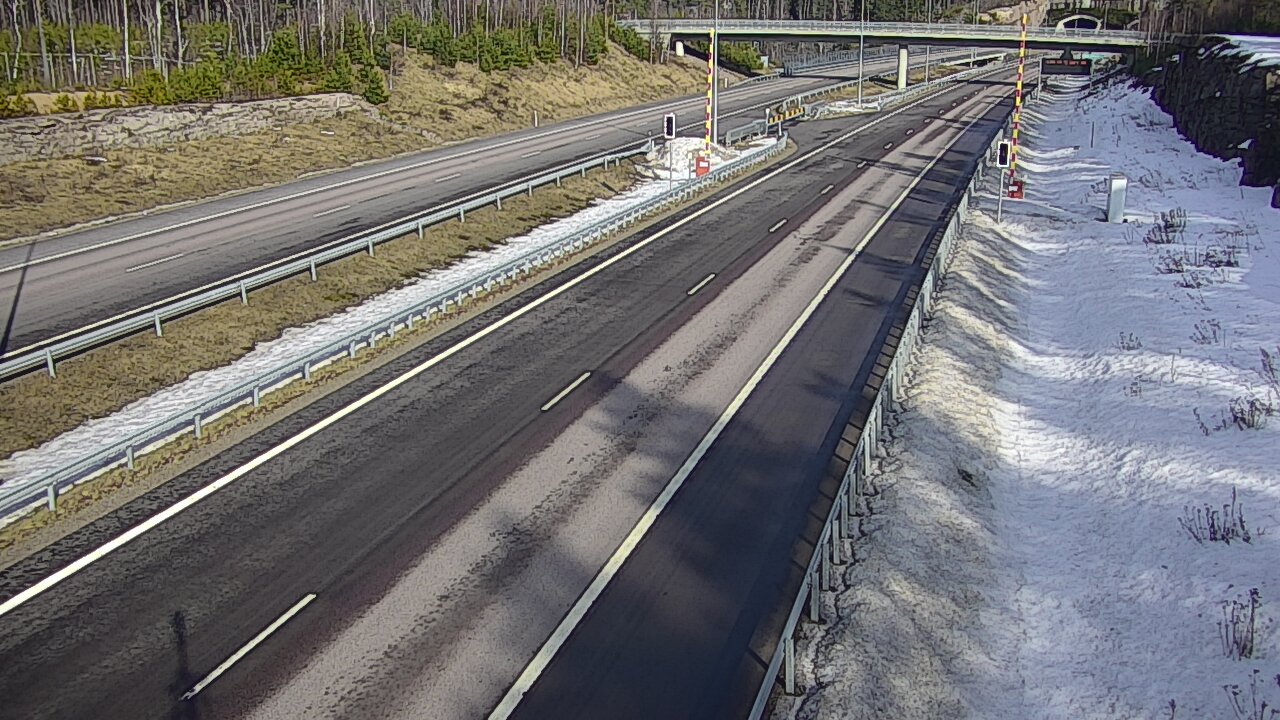 Weather Camera Image Väg 7 Vederlax, Vaalimaan tunneli, bom väst, Virolahti, Kymenlaakso
