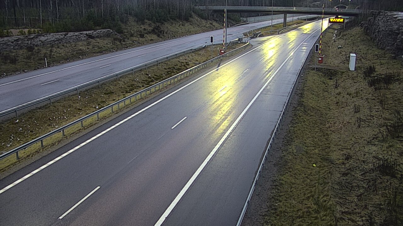 Weather Camera Image Väg 7 Vederlax, Vaalimaan tunneli, bom väst, Virolahti, Kymenlaakso