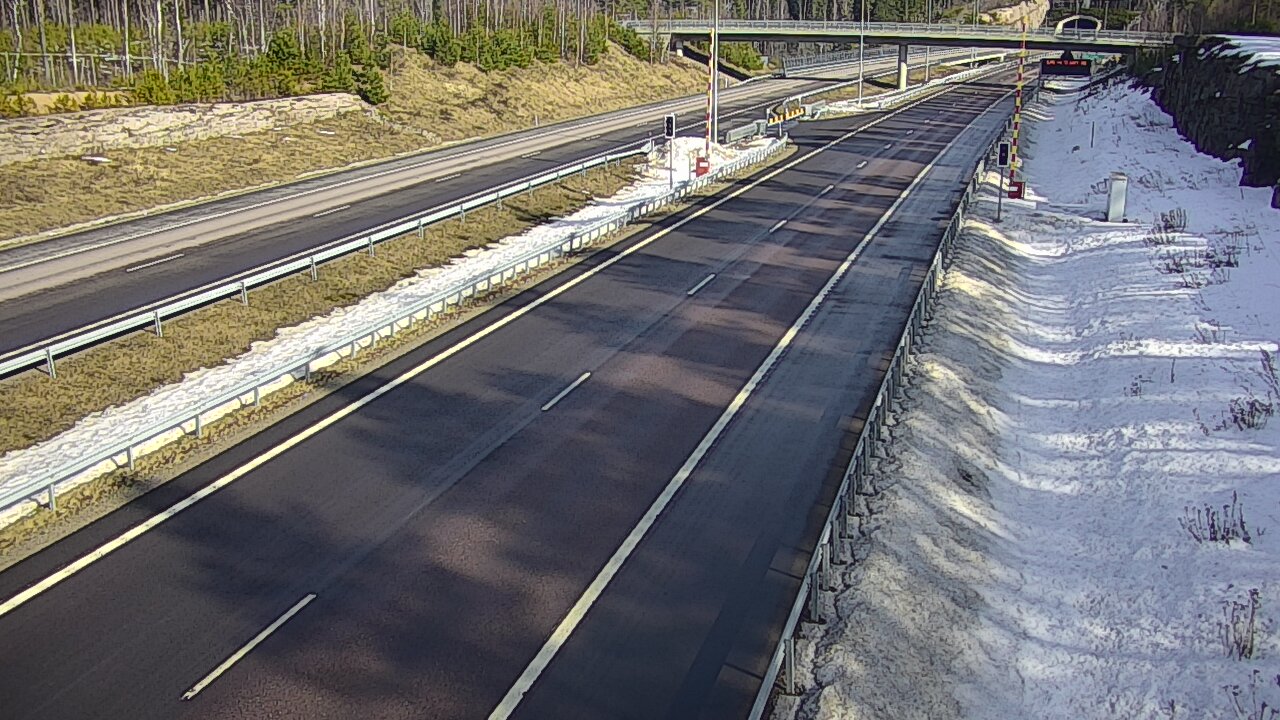 Weather Camera Image Väg 7 Vederlax, Vaalimaan tunneli, bom väst, Virolahti, Kymenlaakso