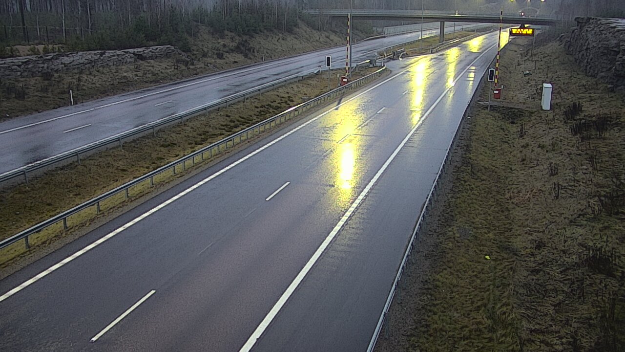 Weather Camera Image Road 7 Virolahti, Vaalimaan tunneli, boom west, Virolahti, Kymenlaakso