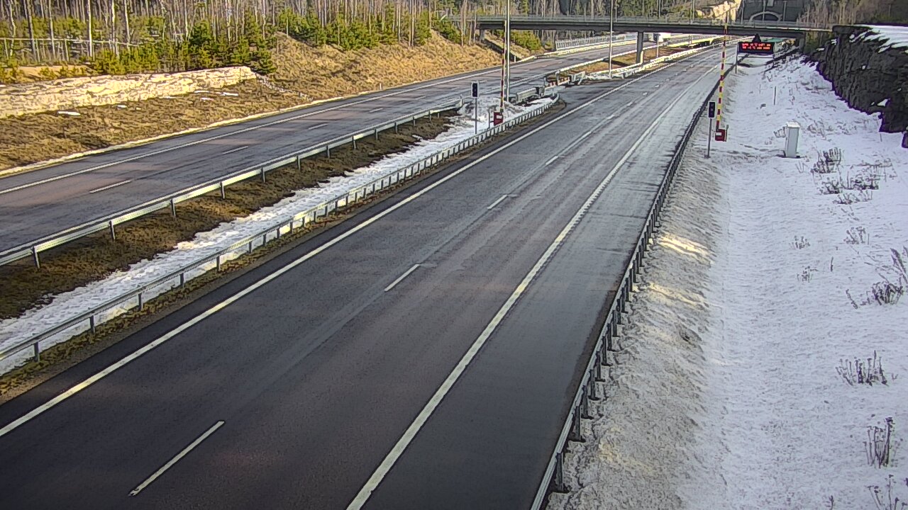 Weather Camera Image Väg 7 Vederlax, Vaalimaan tunneli, bom väst, Virolahti, Kymenlaakso