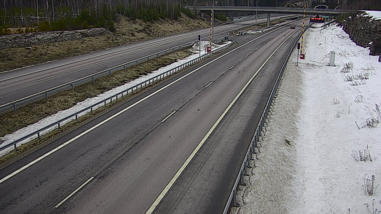 Weather Camera Image Väg 7 Vederlax, Vaalimaan tunneli, bom väst, Virolahti, Kymenlaakso