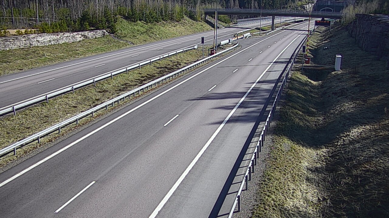Weather Camera Image Road 7 Virolahti, Vaalimaan tunneli, boom west, Virolahti, Kymenlaakso