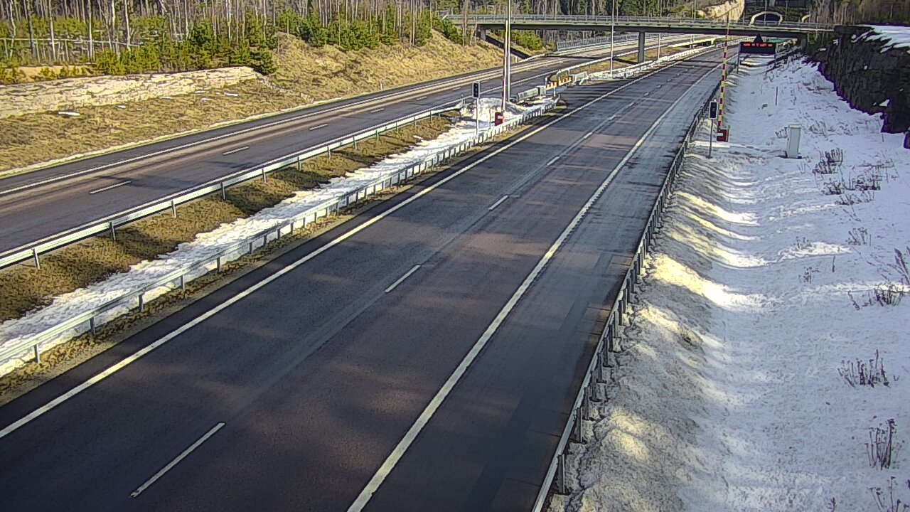Weather Camera Image Väg 7 Vederlax, Vaalimaan tunneli, bom väst, Virolahti, Kymenlaakso