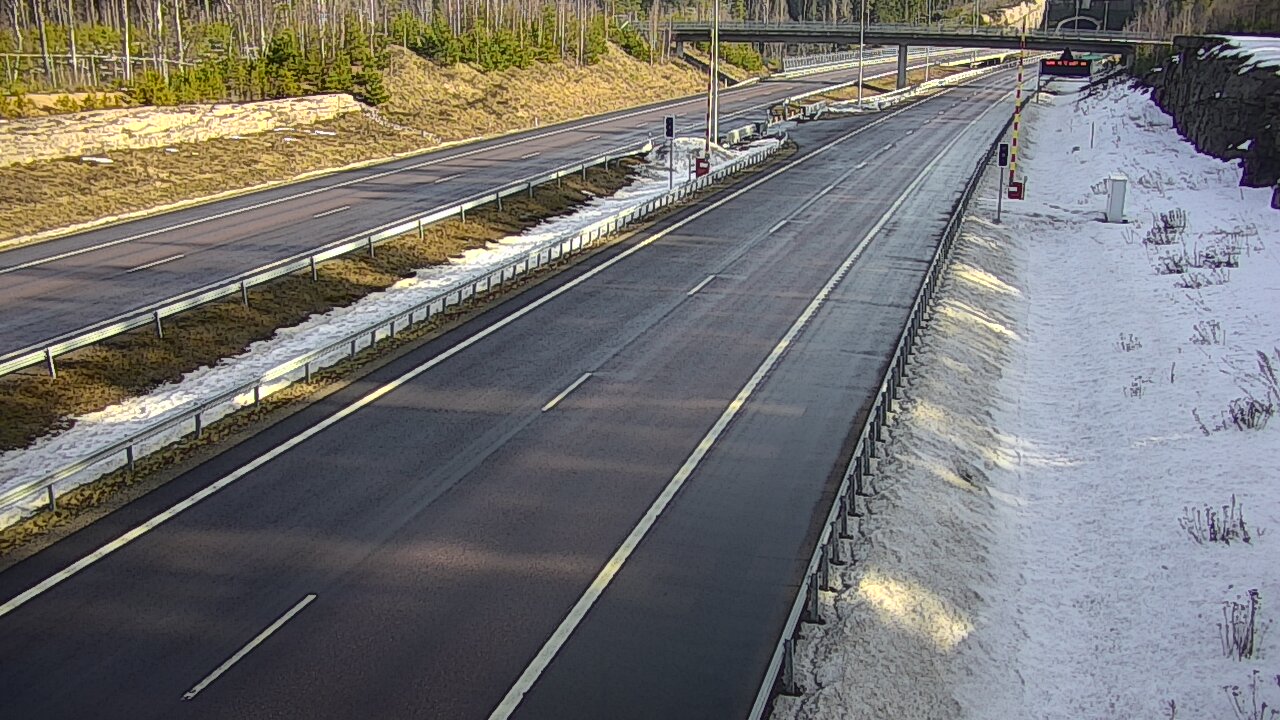 Weather Camera Image Väg 7 Vederlax, Vaalimaan tunneli, bom väst, Virolahti, Kymenlaakso