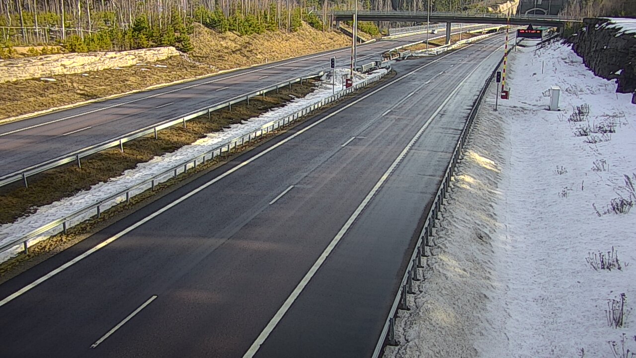 Weather Camera Image Väg 7 Vederlax, Vaalimaan tunneli, bom väst, Virolahti, Kymenlaakso