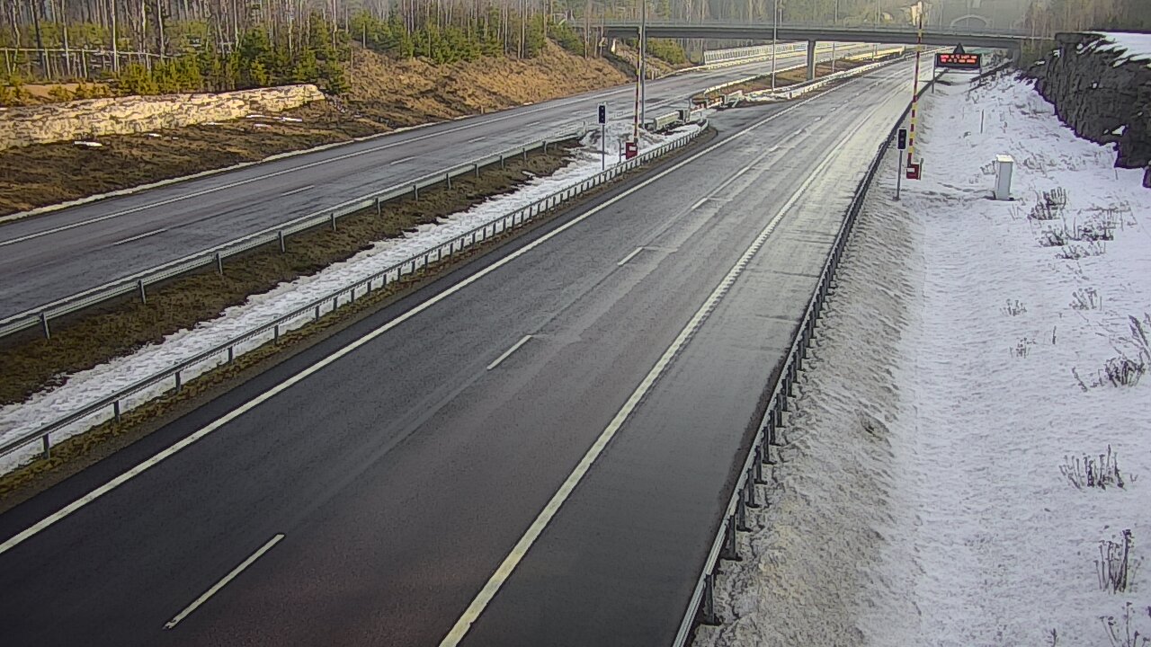 Weather Camera Image Väg 7 Vederlax, Vaalimaan tunneli, bom väst, Virolahti, Kymenlaakso