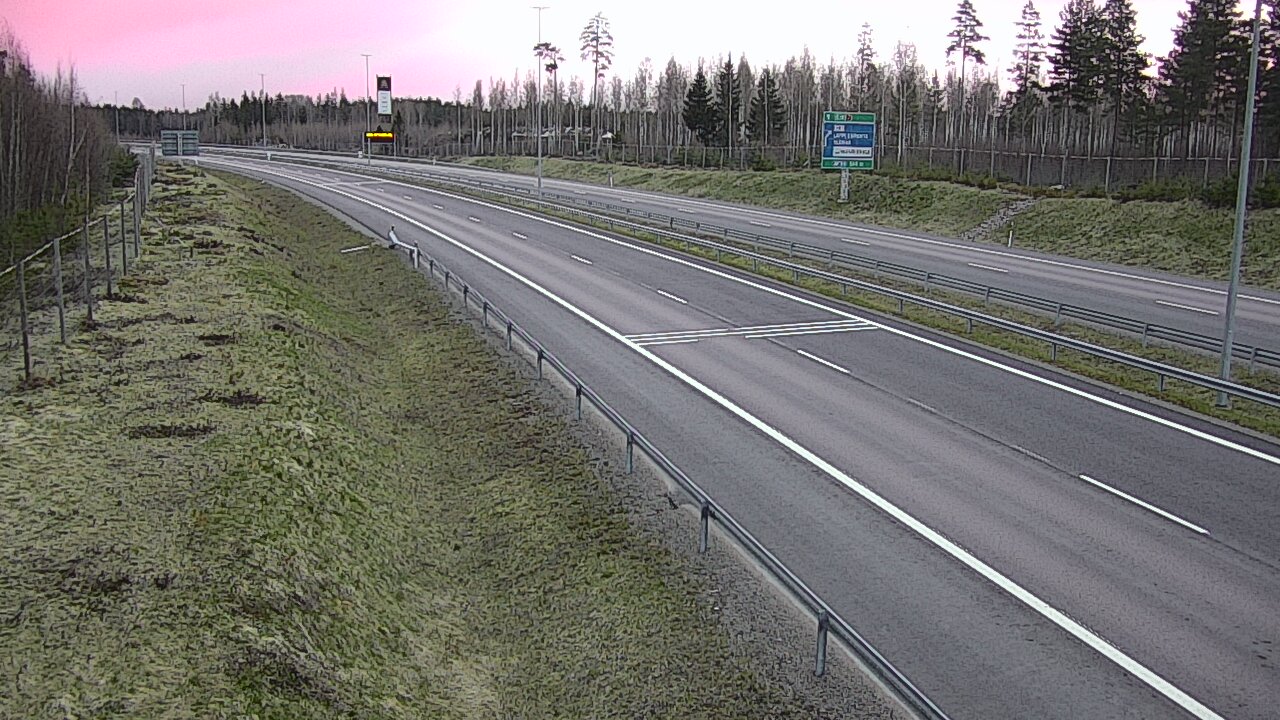 Weather Camera Image Road 7 Virolahti, Vaalimaa, Kiertoliittymä P, Virolahti, Kymenlaakso