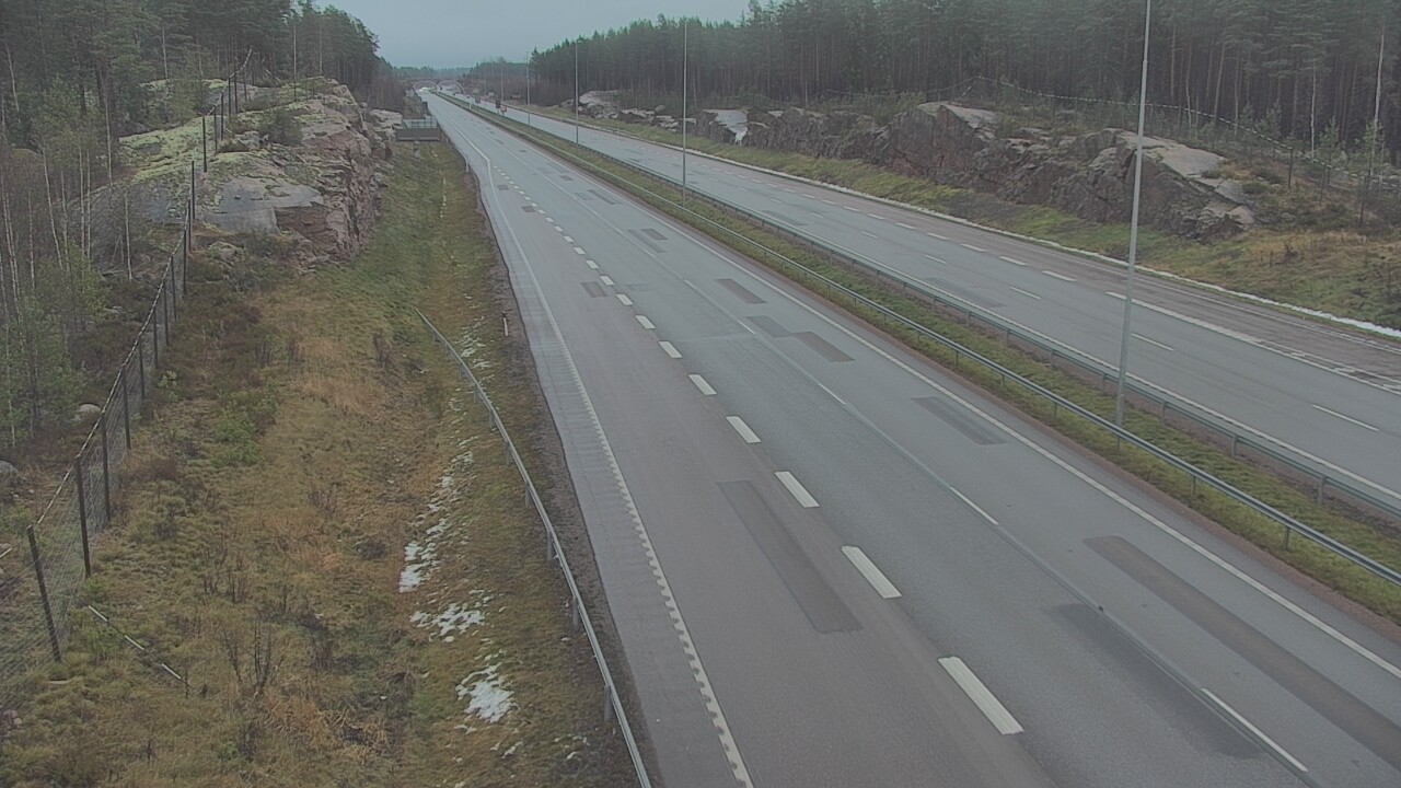 Weather Camera Image Väg 7 Pyttis Markkinamäki, öst, Pyhtää, Kymenlaakso
