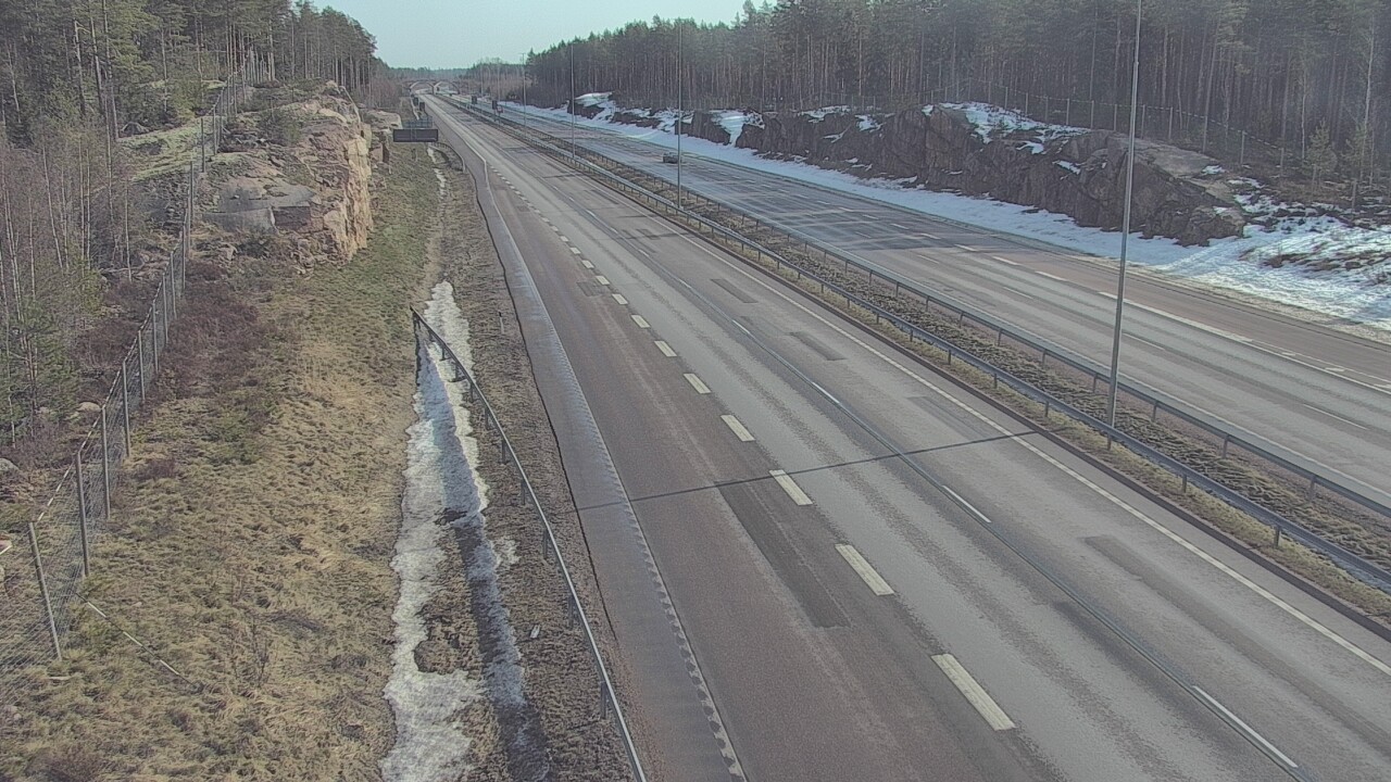 Weather Camera Image Road 7 Pyhtää Markkinamäki, east, Pyhtää, Kymenlaakso