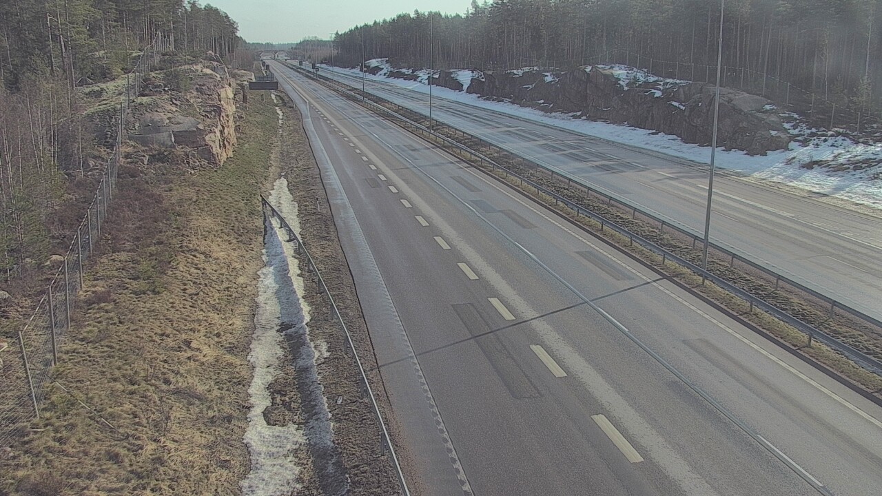 Weather Camera Image Road 7 Pyhtää Markkinamäki, east, Pyhtää, Kymenlaakso