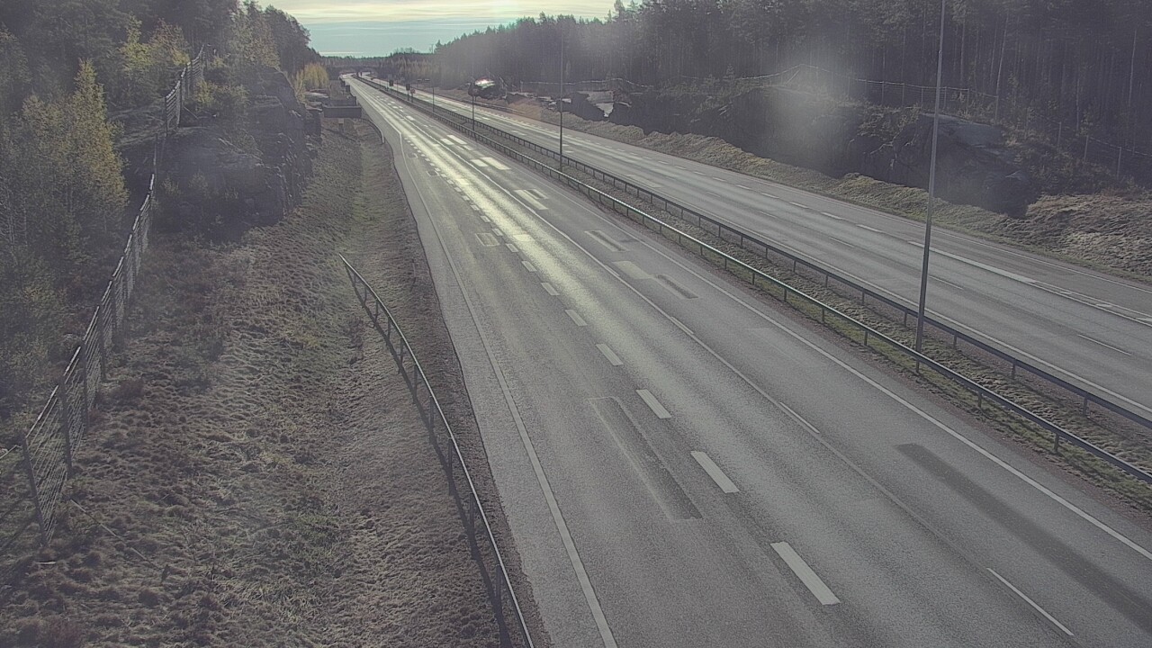 Weather Camera Image Väg 7 Pyttis Markkinamäki, öst, Pyhtää, Kymenlaakso