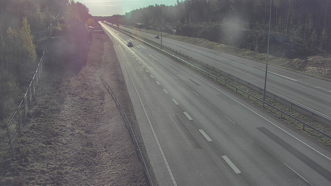 Weather Camera Image Väg 7 Pyttis Markkinamäki, öst, Pyhtää, Kymenlaakso