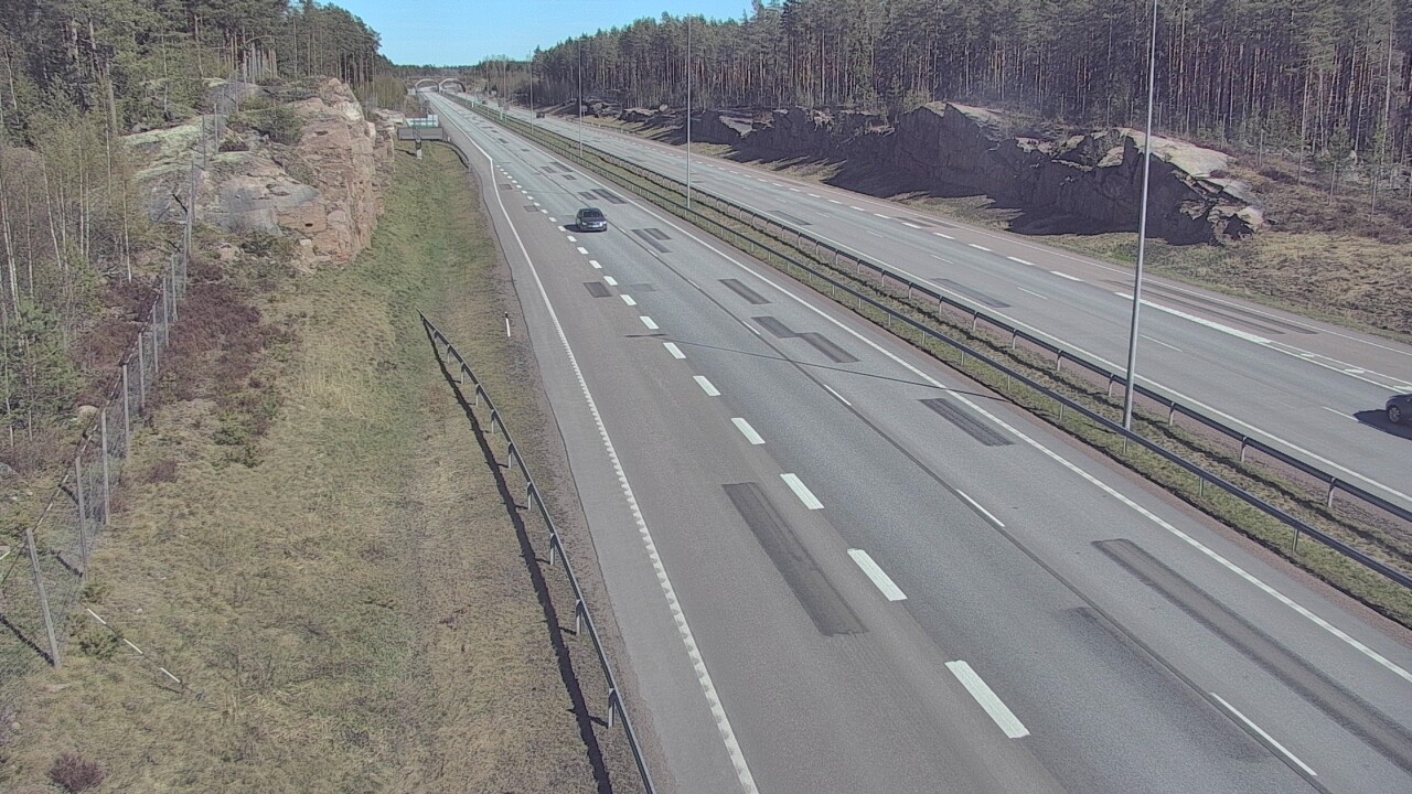 Weather Camera Image Väg 7 Pyttis Markkinamäki, öst, Pyhtää, Kymenlaakso