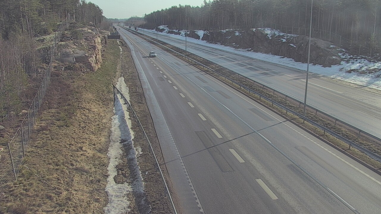 Weather Camera Image Road 7 Pyhtää Markkinamäki, east, Pyhtää, Kymenlaakso