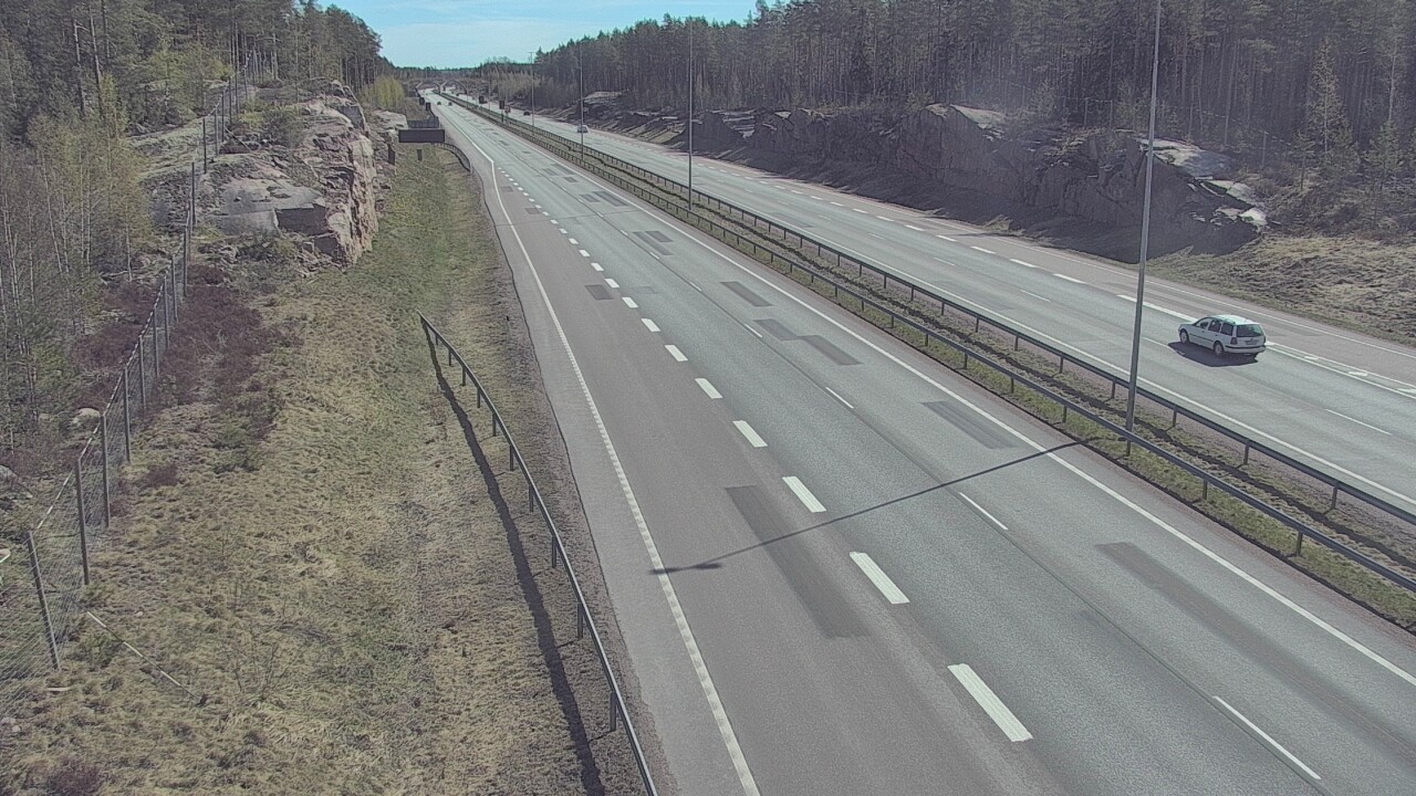 Weather Camera Image Väg 7 Pyttis Markkinamäki, öst, Pyhtää, Kymenlaakso