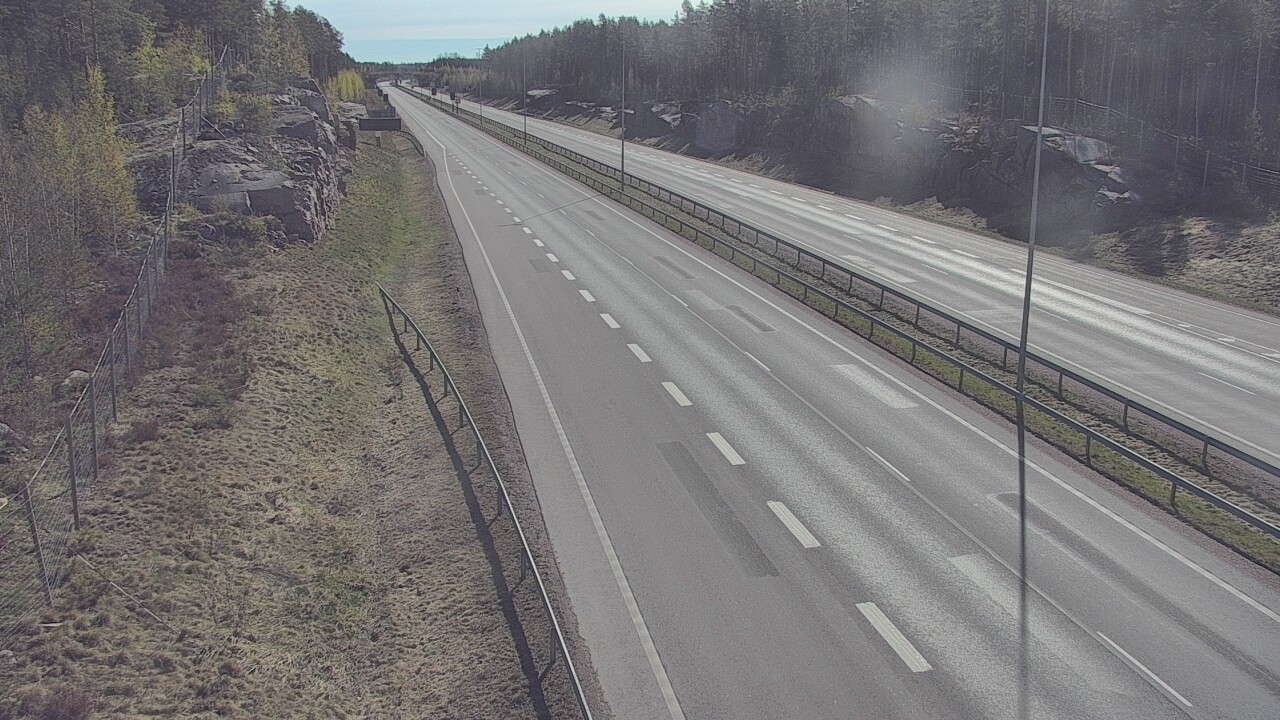 Weather Camera Image Väg 7 Pyttis Markkinamäki, öst, Pyhtää, Kymenlaakso