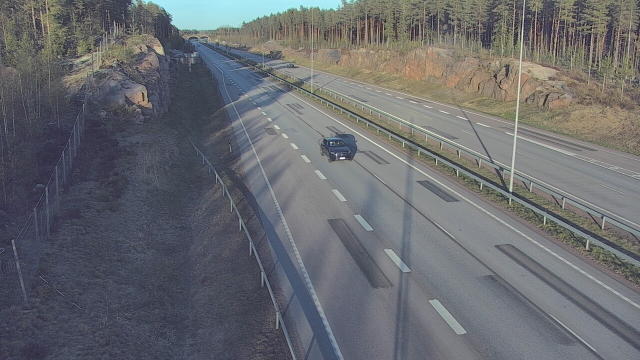Weather Camera Image Väg 7 Pyttis Markkinamäki, öst, Pyhtää, Kymenlaakso