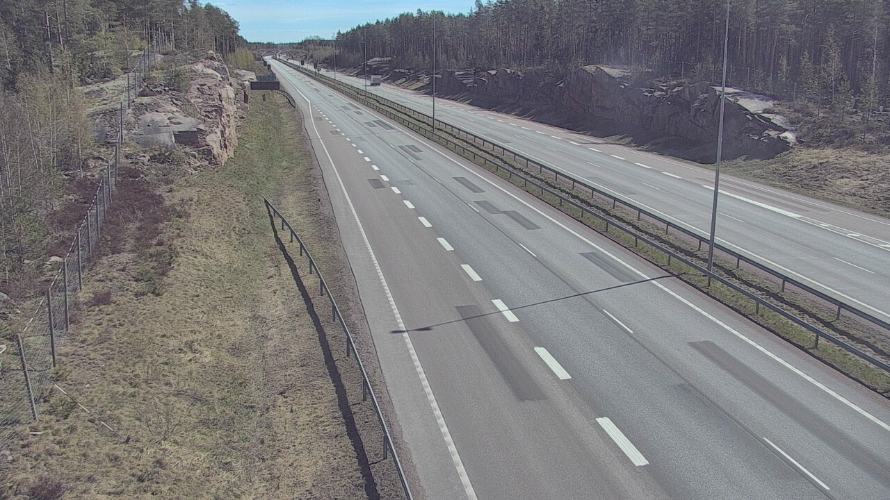 Weather Camera Image Väg 7 Pyttis Markkinamäki, öst, Pyhtää, Kymenlaakso