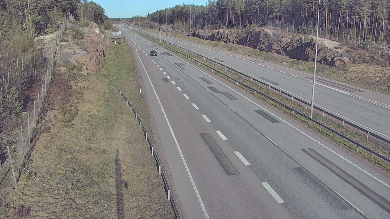 Weather Camera Image Väg 7 Pyttis Markkinamäki, öst, Pyhtää, Kymenlaakso