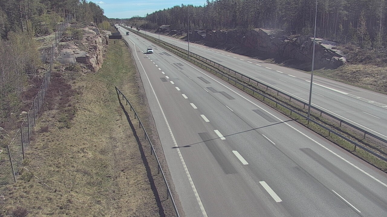 Weather Camera Image Väg 7 Pyttis Markkinamäki, öst, Pyhtää, Kymenlaakso