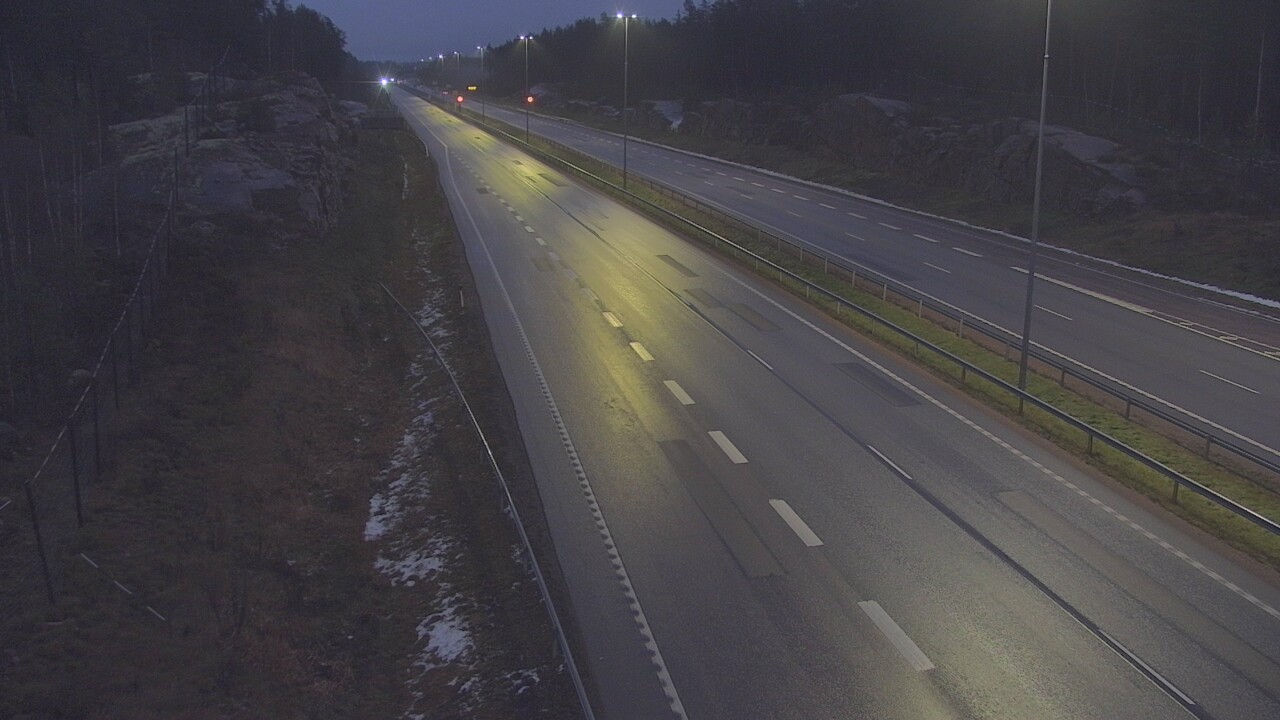 Weather Camera Image Väg 7 Pyttis Markkinamäki, öst, Pyhtää, Kymenlaakso