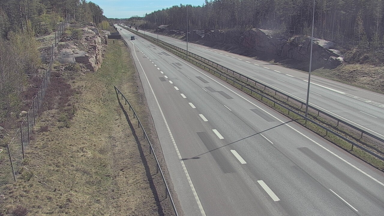 Weather Camera Image Väg 7 Pyttis Markkinamäki, öst, Pyhtää, Kymenlaakso