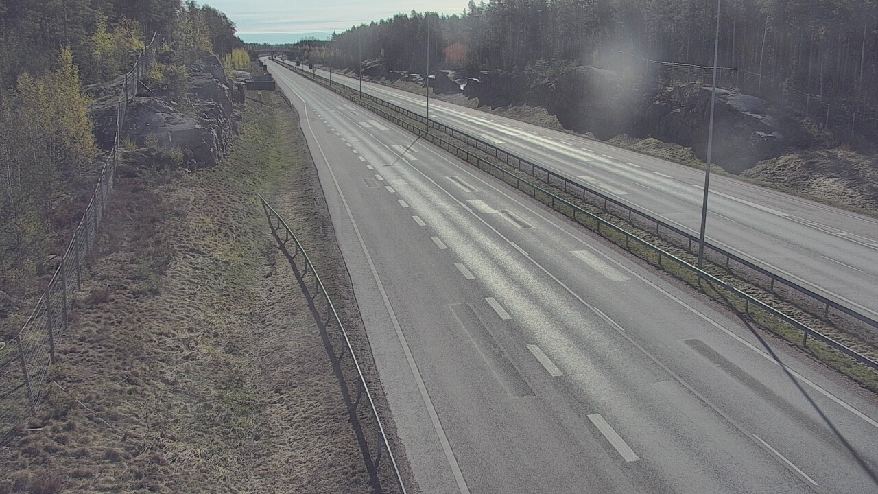 Weather Camera Image Väg 7 Pyttis Markkinamäki, öst, Pyhtää, Kymenlaakso