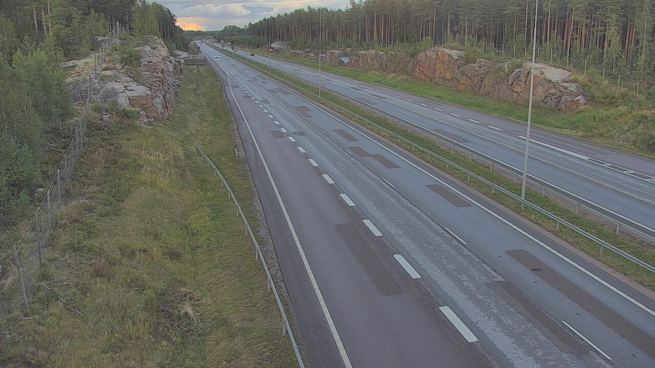 Weather Camera Image Road 7 Pyhtää Markkinamäki, east, Pyhtää, Kymenlaakso