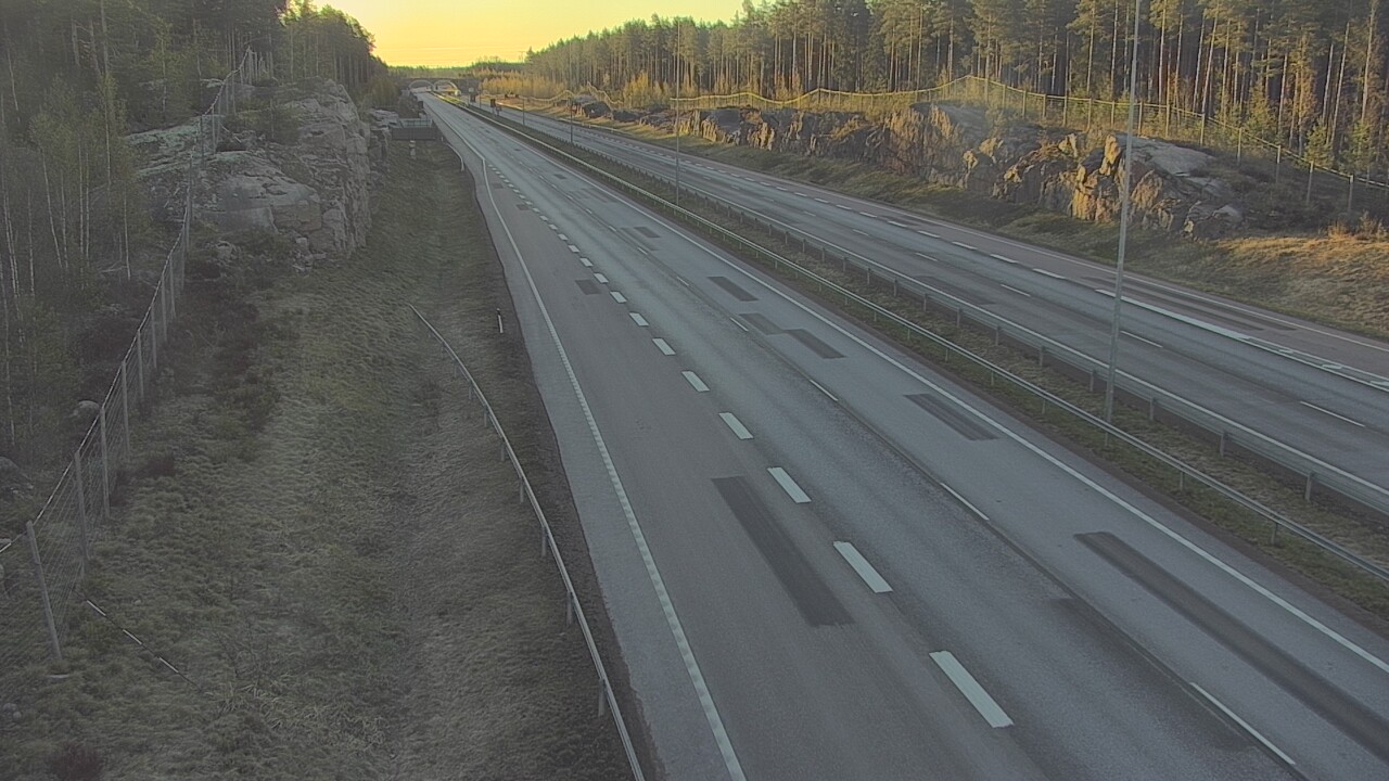 Weather Camera Image Väg 7 Pyttis Markkinamäki, öst, Pyhtää, Kymenlaakso
