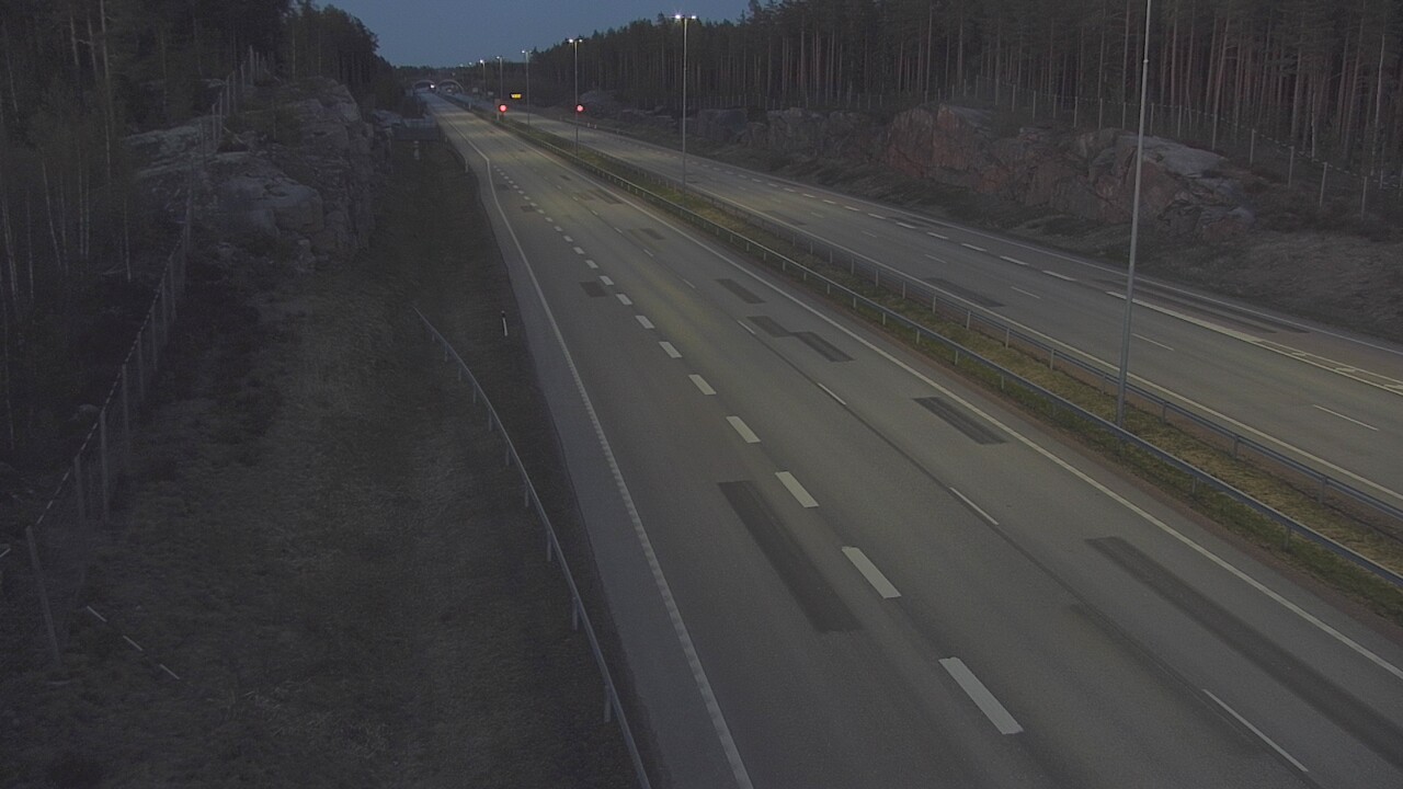 Weather Camera Image Väg 7 Pyttis Markkinamäki, öst, Pyhtää, Kymenlaakso