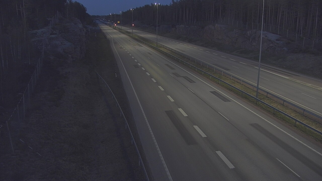 Weather Camera Image Väg 7 Pyttis Markkinamäki, öst, Pyhtää, Kymenlaakso