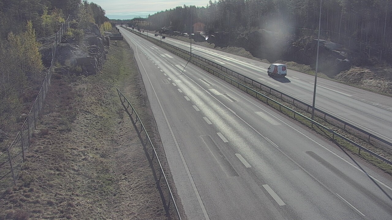 Weather Camera Image Väg 7 Pyttis Markkinamäki, öst, Pyhtää, Kymenlaakso