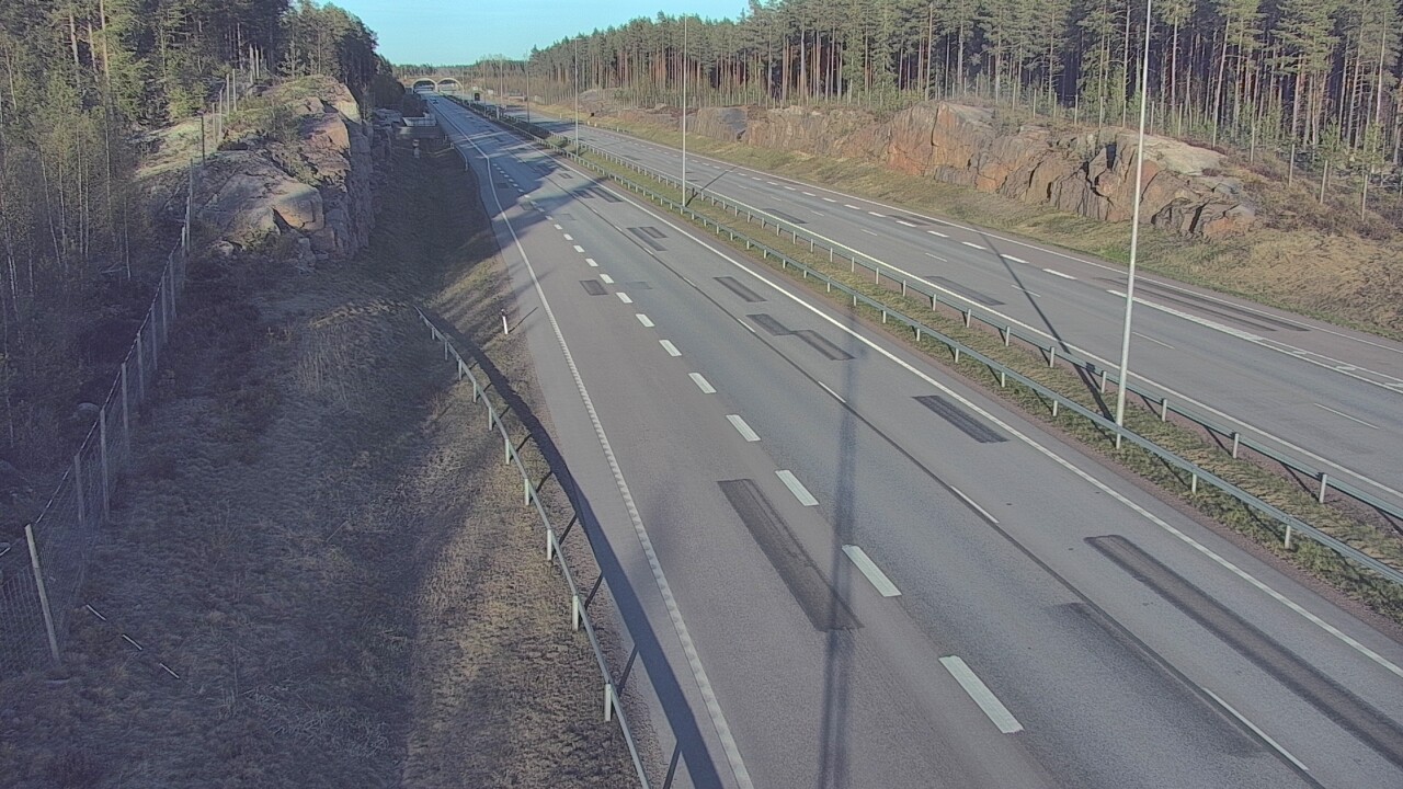 Weather Camera Image Väg 7 Pyttis Markkinamäki, öst, Pyhtää, Kymenlaakso