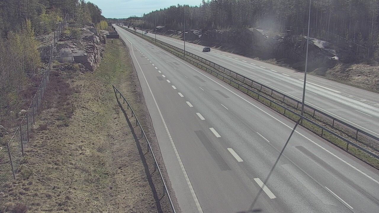 Weather Camera Image Väg 7 Pyttis Markkinamäki, öst, Pyhtää, Kymenlaakso