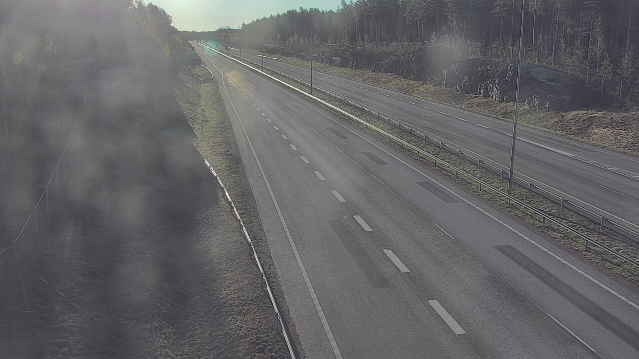 Weather Camera Image Väg 7 Pyttis Markkinamäki, öst, Pyhtää, Kymenlaakso