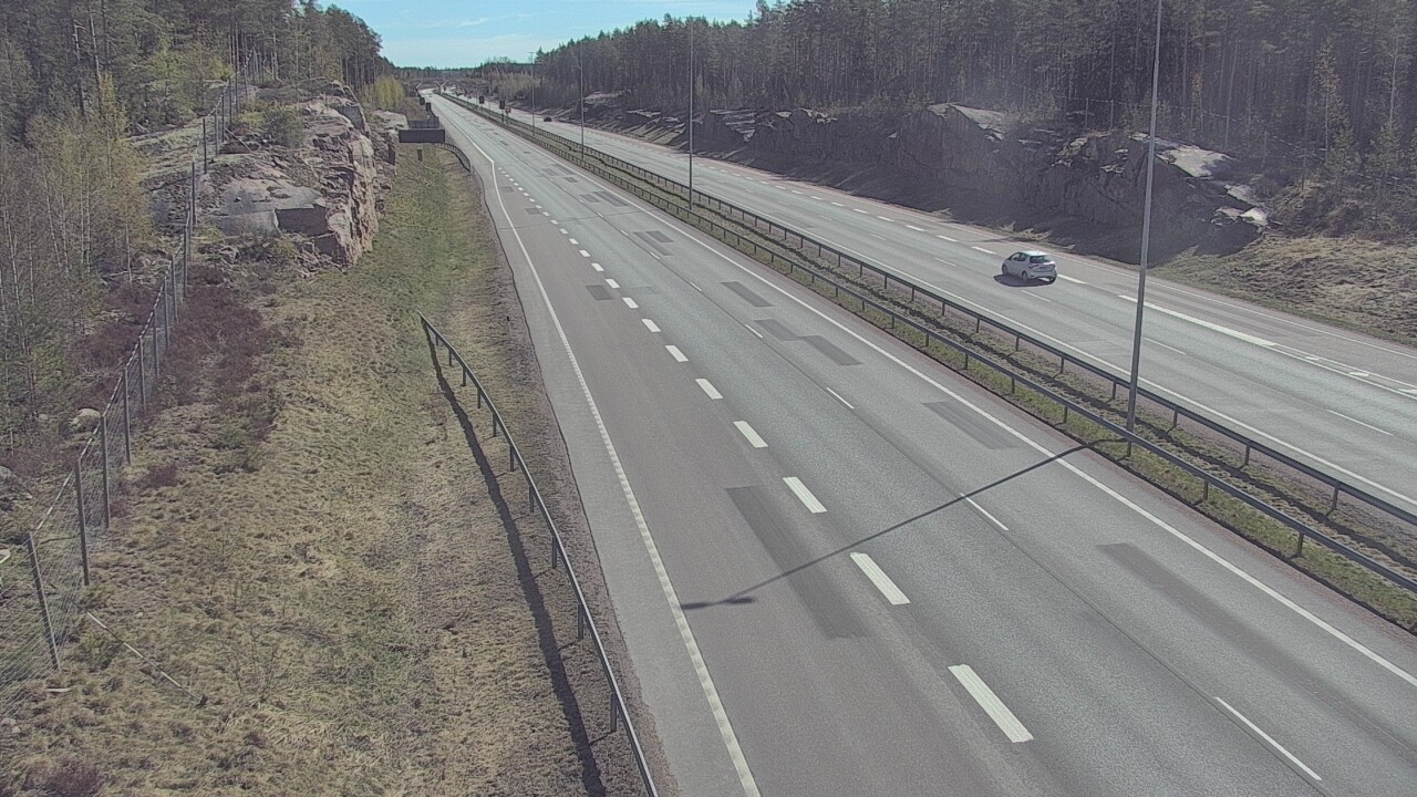 Weather Camera Image Väg 7 Pyttis Markkinamäki, öst, Pyhtää, Kymenlaakso