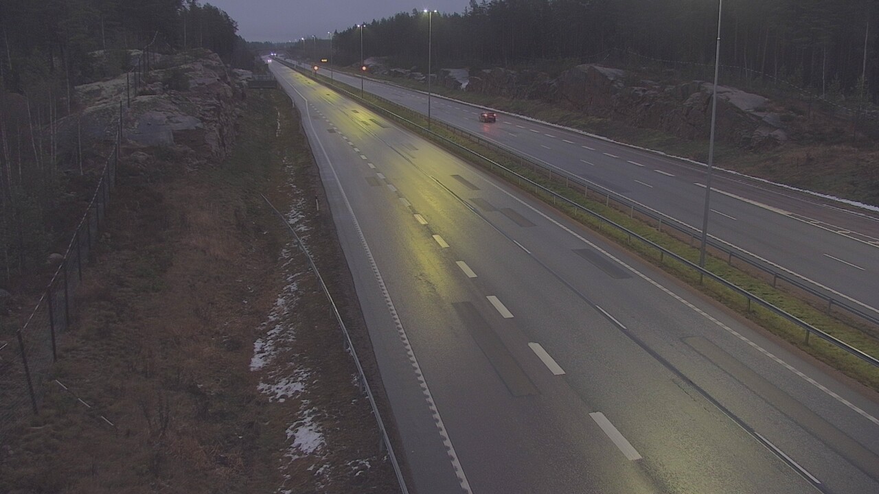 Weather Camera Image Väg 7 Pyttis Markkinamäki, öst, Pyhtää, Kymenlaakso