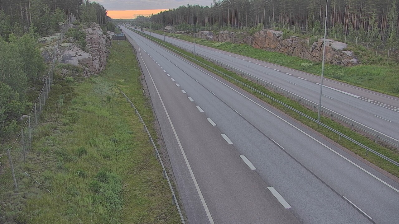 Weather Camera Image Road 7 Pyhtää Markkinamäki, east, Pyhtää, Kymenlaakso
