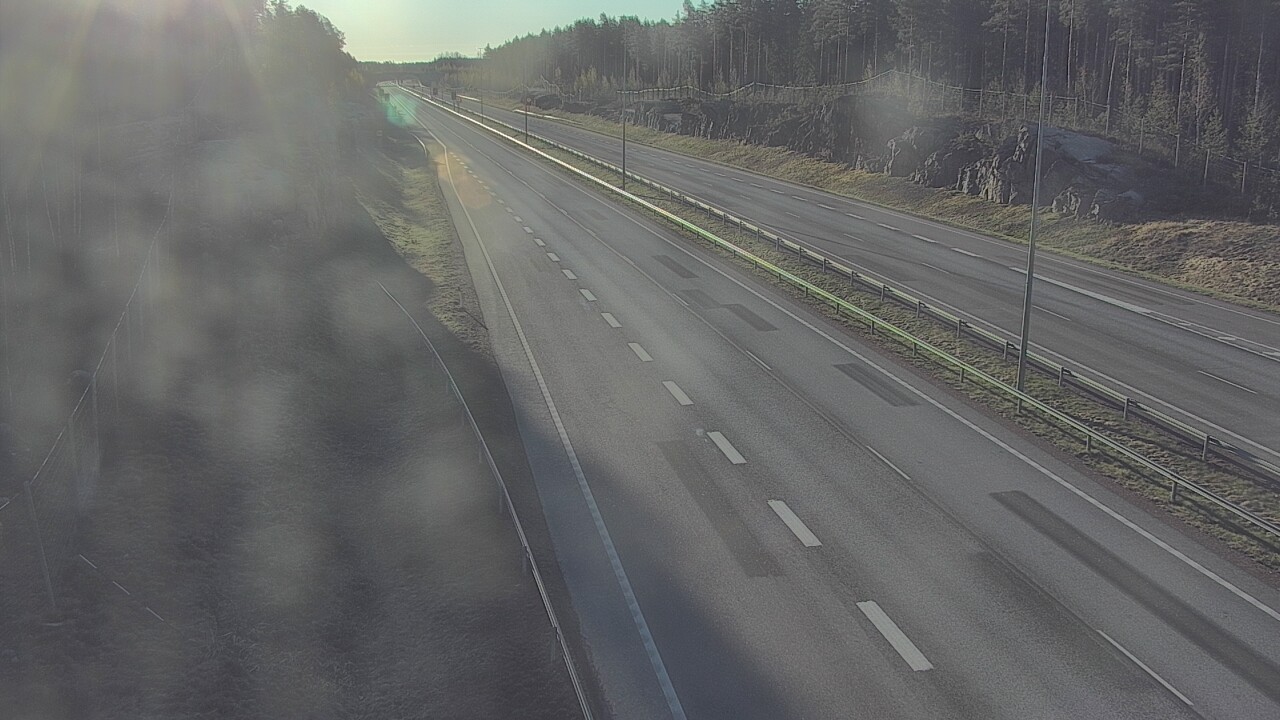 Weather Camera Image Väg 7 Pyttis Markkinamäki, öst, Pyhtää, Kymenlaakso